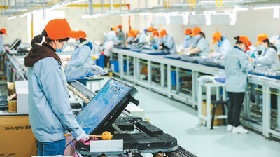 大屏低價時代 智能電視為何越來越便宜？